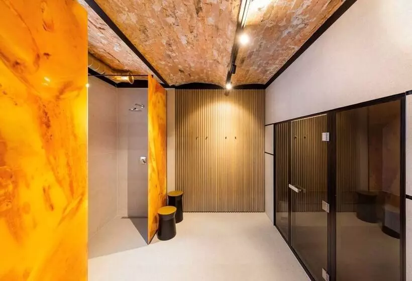 هتل Tribe Riga City Centre