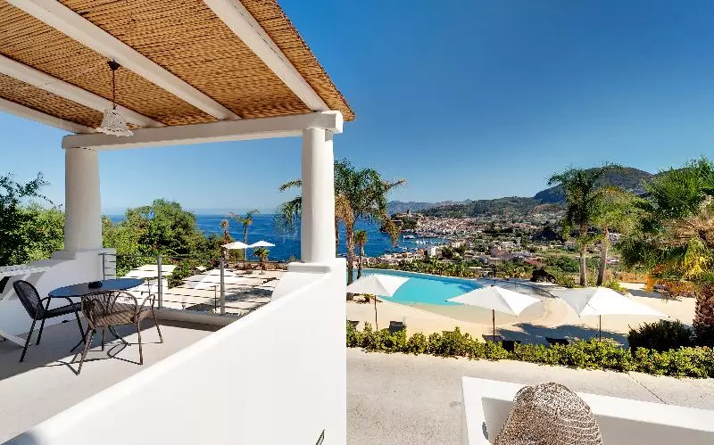 אתר נופש Villa Enrica   Aeolian Charme