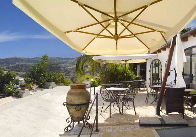 אתר נופש Villa Enrica   Aeolian Charme