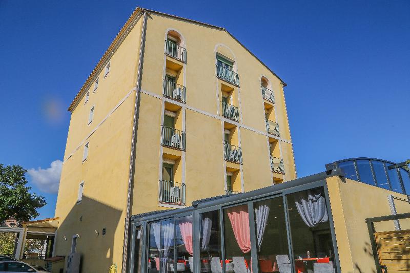 Aleria Hotel Atrachjata