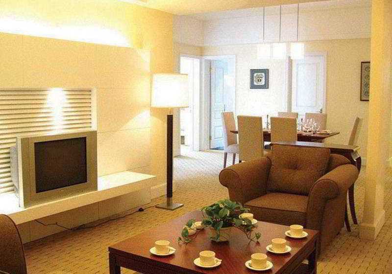 Chateau Regency Apartment