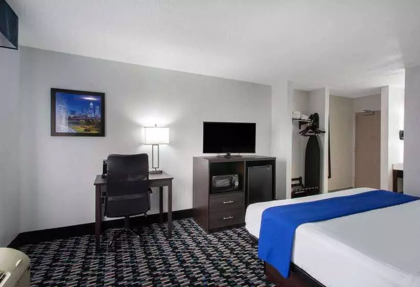 호텔 Baymont By Wyndham Charlotte University