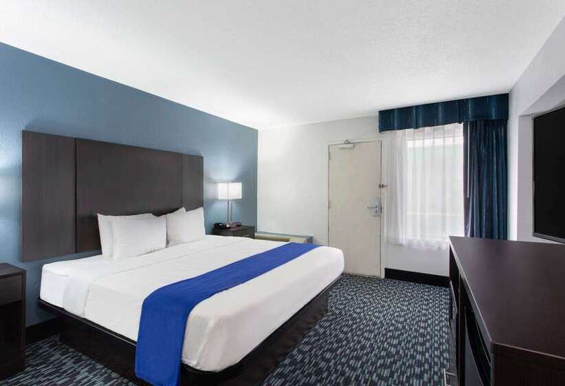 בית מלון כפרי Baymont By Wyndham Charlotte University