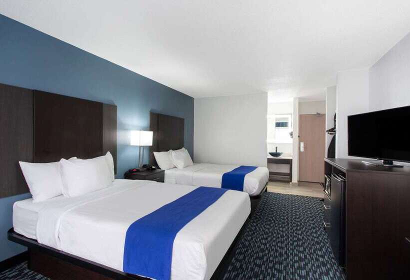 בית מלון כפרי Baymont By Wyndham Charlotte University