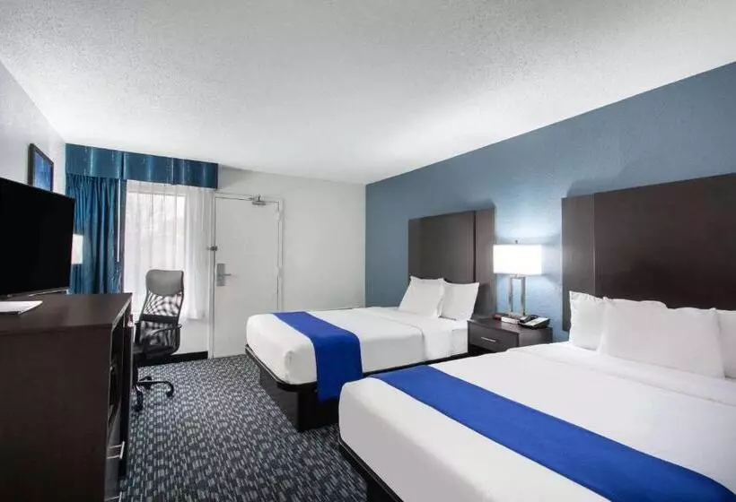 호텔 Baymont By Wyndham Charlotte University