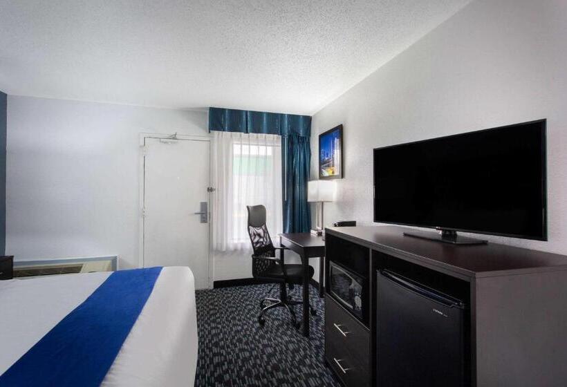 בית מלון כפרי Baymont By Wyndham Charlotte University