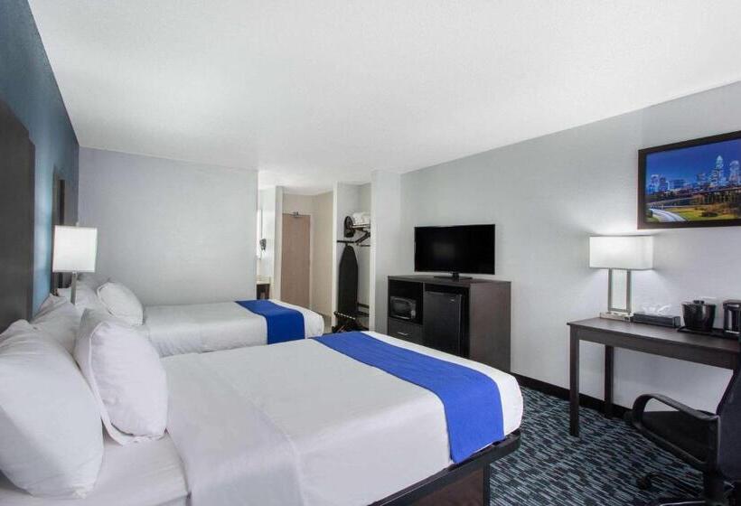 בית מלון כפרי Baymont By Wyndham Charlotte University