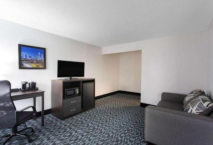 בית מלון כפרי Baymont By Wyndham Charlotte University