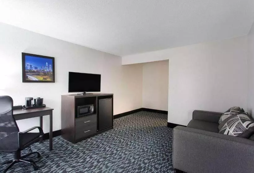 호텔 Baymont By Wyndham Charlotte University