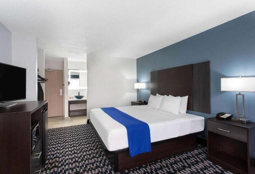 בית מלון כפרי Baymont By Wyndham Charlotte University