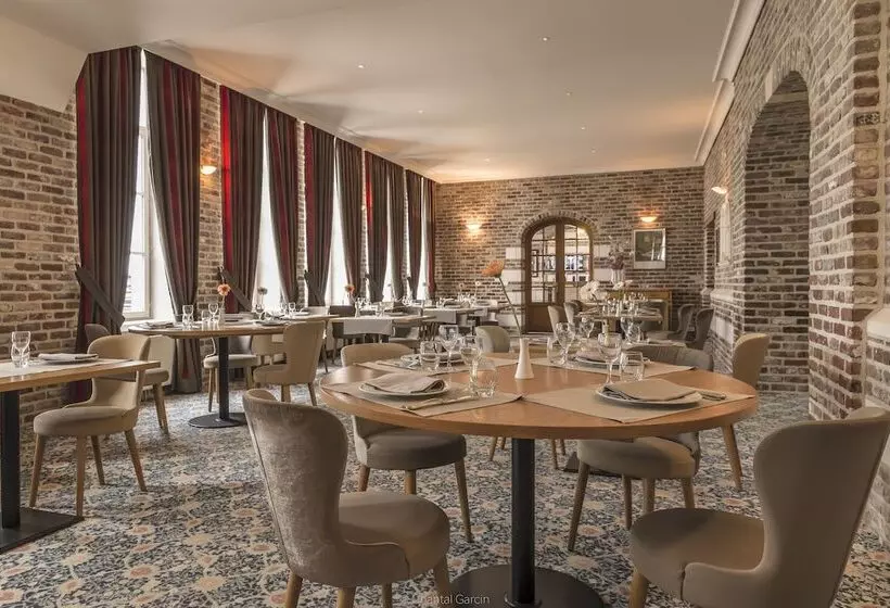 فندق De L Univers