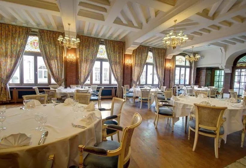 فندق De L Univers