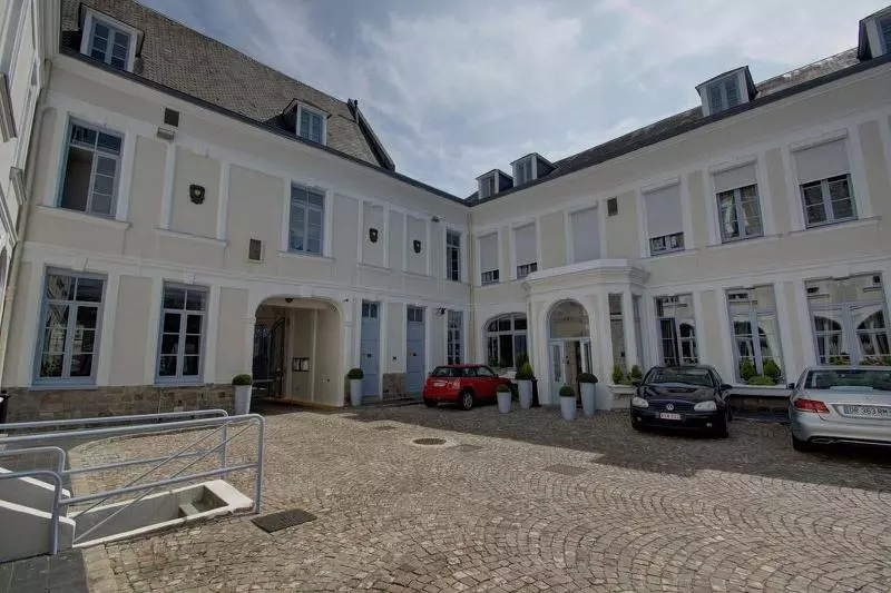 فندق De L Univers