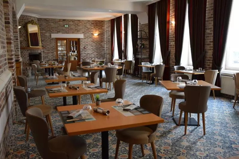 فندق De L Univers