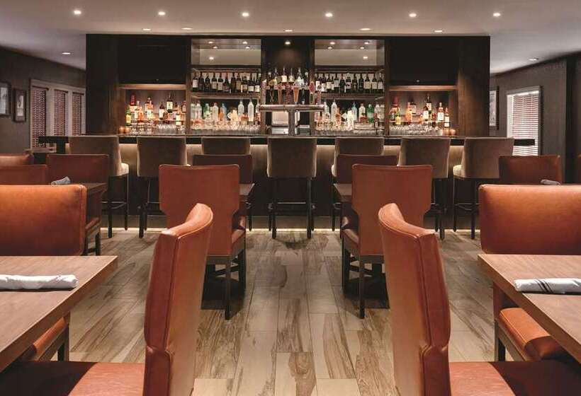 فندق Embassy Suites By Hilton Scottsdale Resort