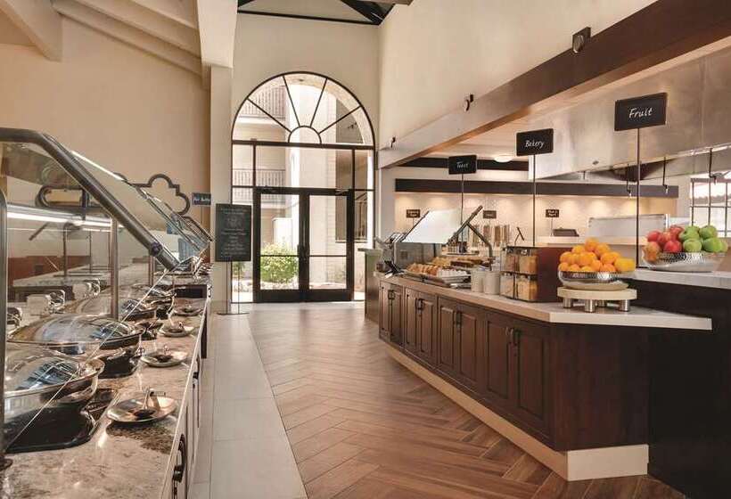 فندق Embassy Suites By Hilton Scottsdale Resort