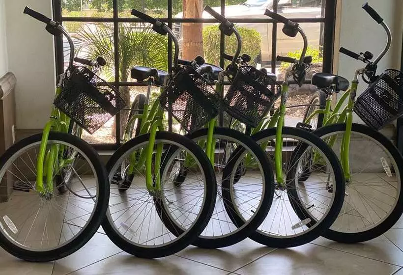 هتل Embassy Suites By Hilton Scottsdale Resort