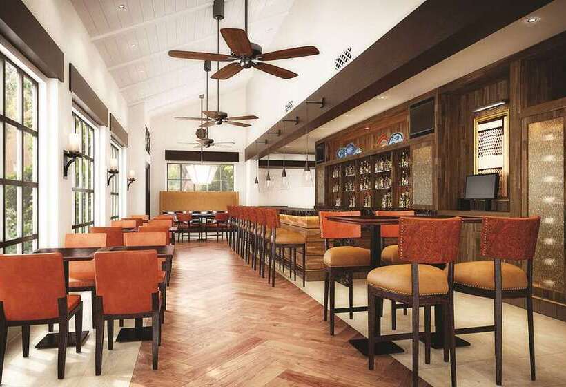 فندق Embassy Suites By Hilton Scottsdale Resort