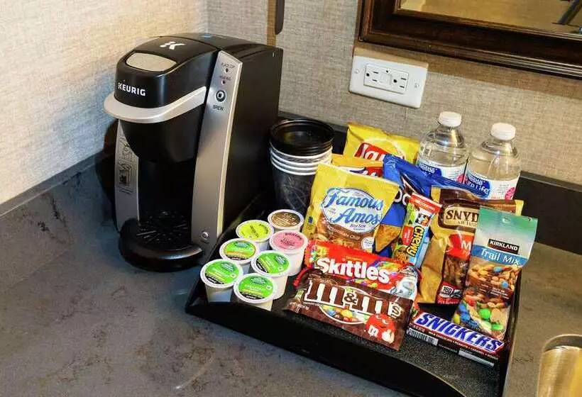 هتل Embassy Suites By Hilton Scottsdale Resort