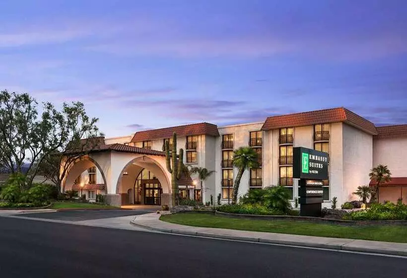 هتل Embassy Suites By Hilton Scottsdale Resort
