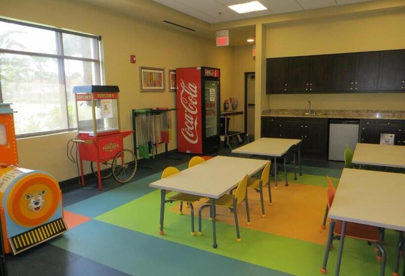 فندق Fantasyworld Resort