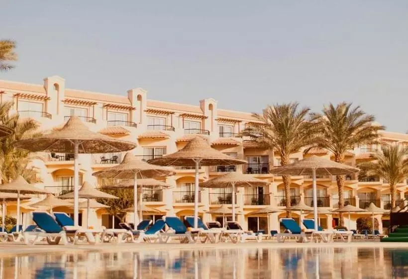 هتل Pyramisa Beach Resort Sahl Hasheesh