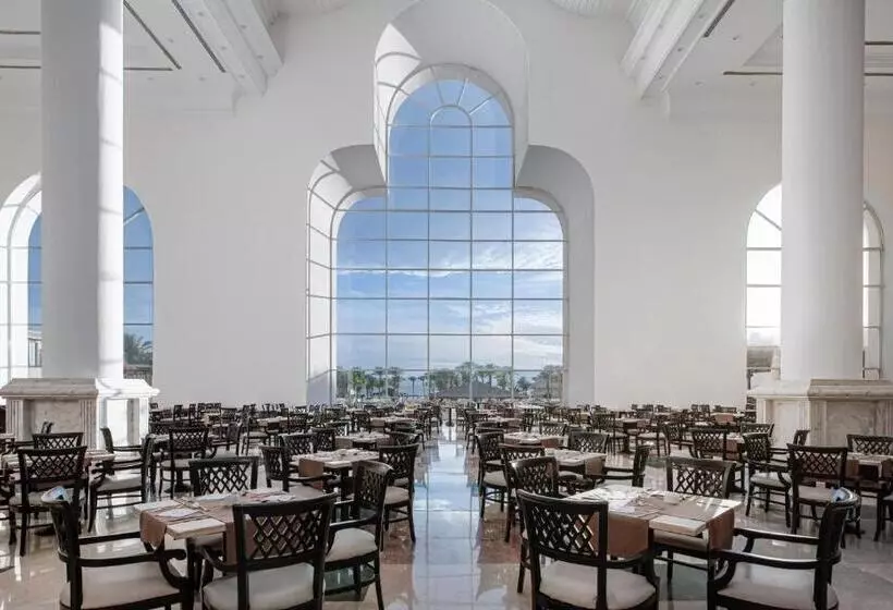 هتل Pyramisa Beach Resort Sahl Hasheesh