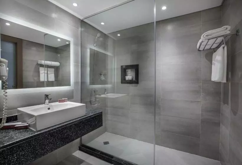 هتل Pyramisa Beach Resort Sahl Hasheesh