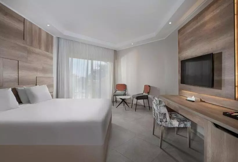 هتل Pyramisa Beach Resort Sahl Hasheesh