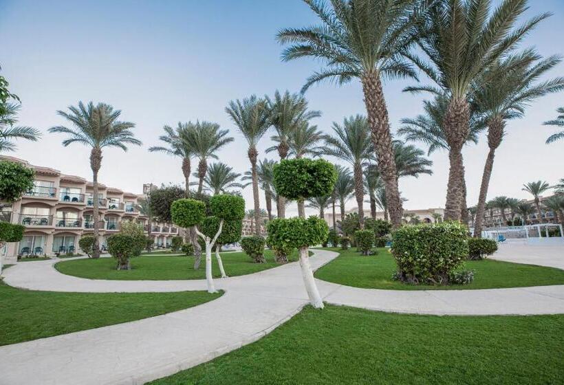 هتل Pyramisa Beach Resort Sahl Hasheesh