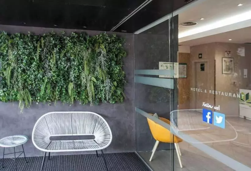 فندق Travelodge Barcelona Cornella Fira