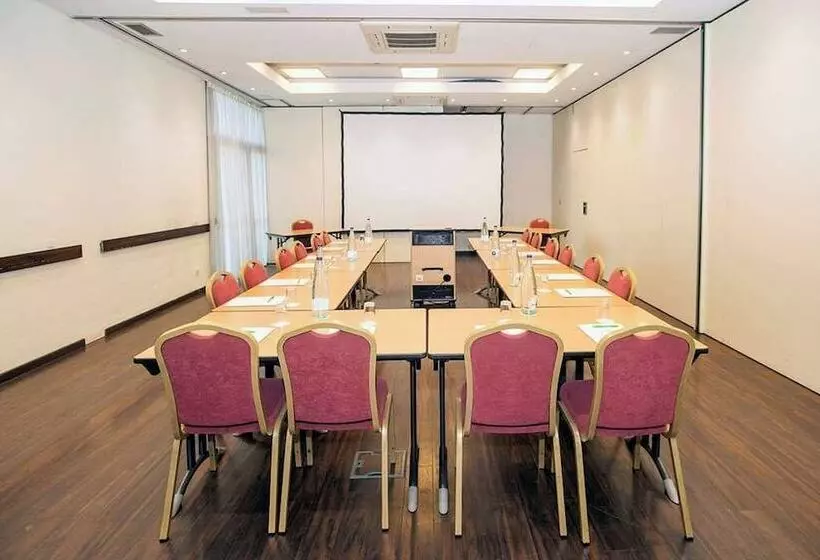 فندق Travelodge Barcelona Cornella Fira