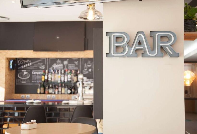 בית מלון כפרי Travelodge Barcelona Cornella Fira