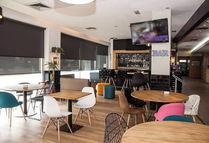 فندق Travelodge Barcelona Cornella Fira