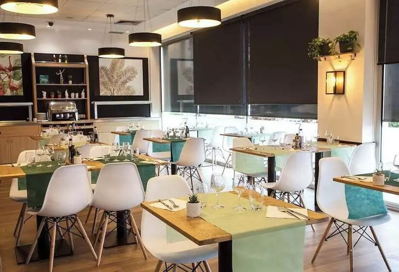 فندق Travelodge Barcelona Cornella Fira