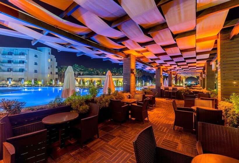 Vuni Palace Hotel & Casino & Spa