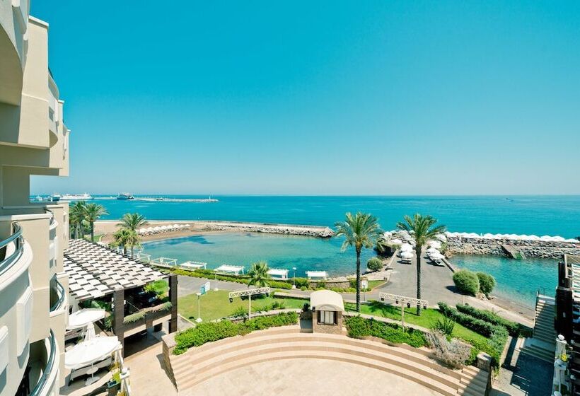 Vuni Palace Hotel & Casino & Spa