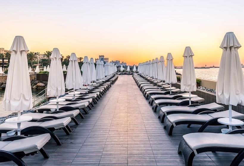 Vuni Palace Hotel & Casino & Spa