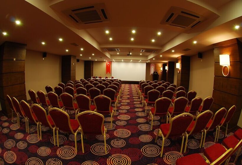 Vuni Palace Hotel & Casino & Spa