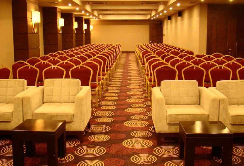 Vuni Palace Hotel & Casino & Spa