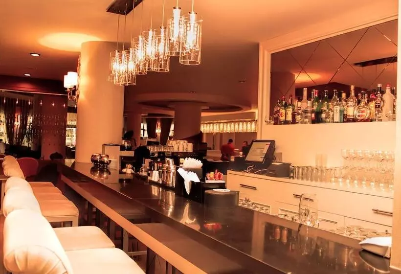 Vuni Palace Hotel & Casino & Spa