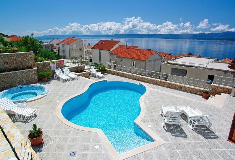 Villa Lara Apartments