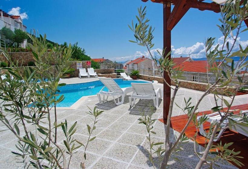 Villa Lara Apartments