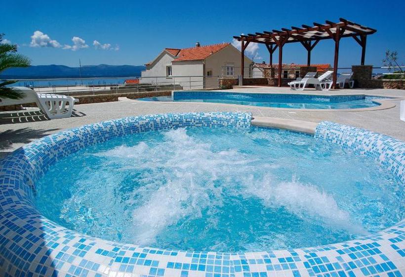 Villa Lara Apartments