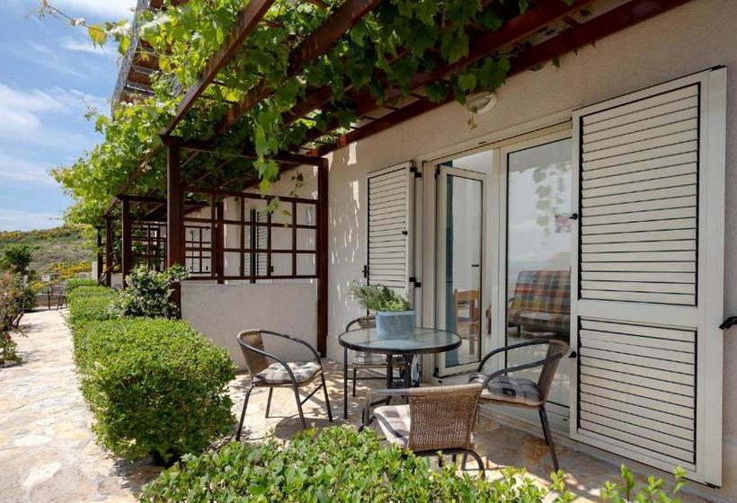 Villa Lara Apartments