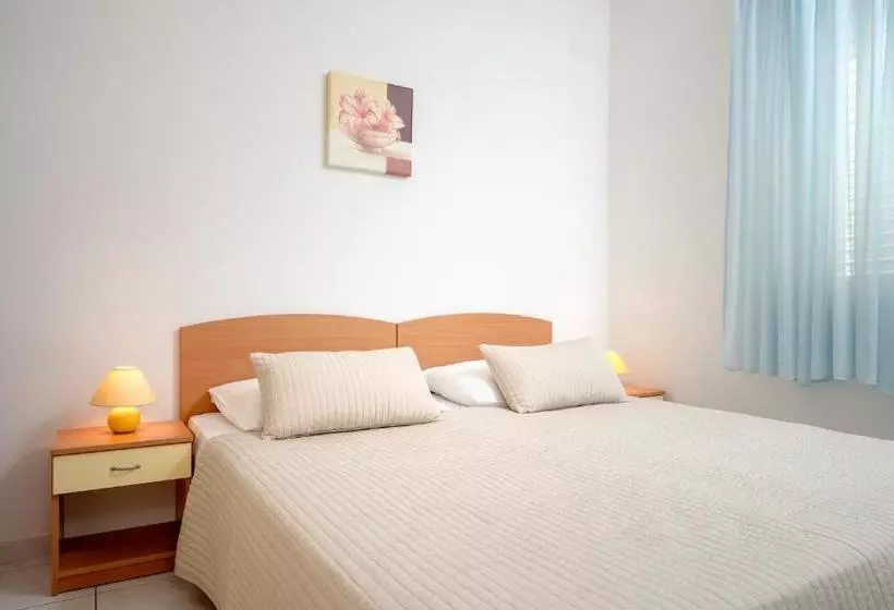 Villa Lara Apartments