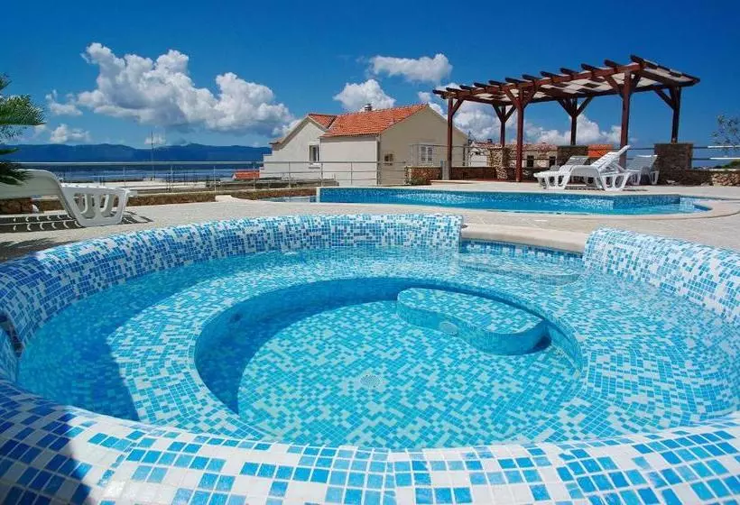 Villa Lara Apartments