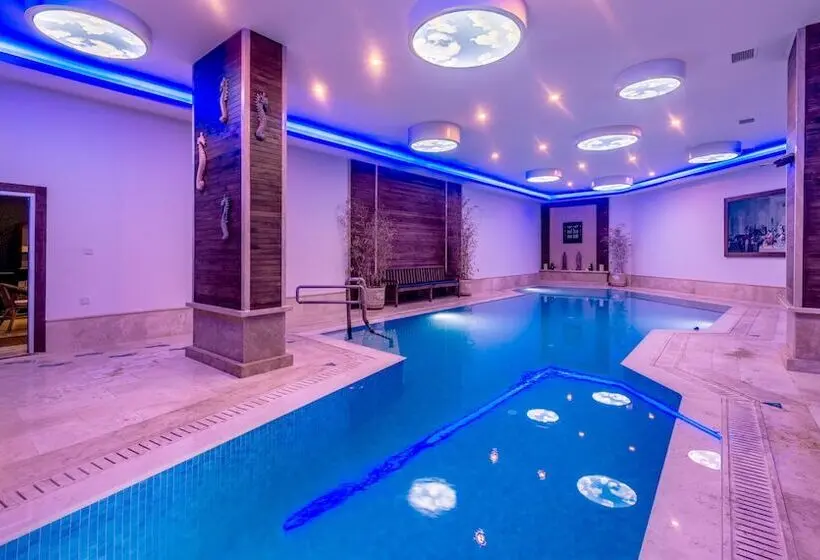 Vuni Palace Hotel & Casino & Spa