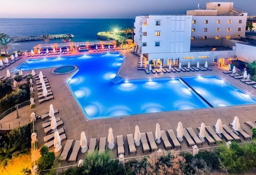 Vuni Palace Hotel & Casino & Spa