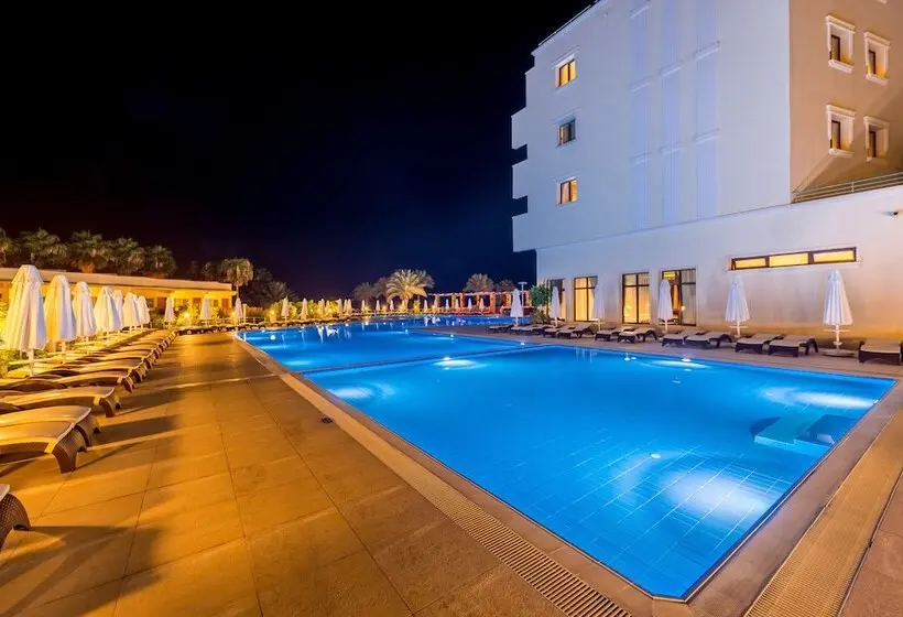 Vuni Palace Hotel & Casino & Spa